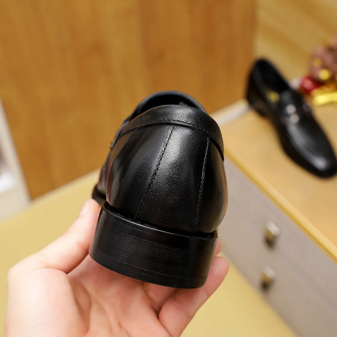Men's clothing and shoes 💰440 🔥Ferragamo's new leather shoes🇨🇳Official website original 1:1 mold, original quality💯Fine workmanship, high-end luxury☘The upper is made of imported Italian first-layer cowhide🌴Water-dyed🐂Leather lining🍓Rubber wear-resistant and non-slip outsole, breathable and comfortable to wear🍍The first choice for high-end men🍉, black, size 38-45...